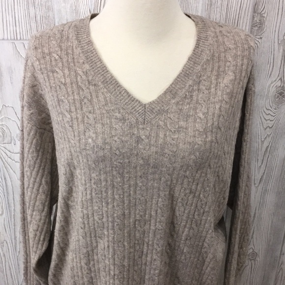 Banana Republic Vneck Sweater Tan Large (discount for damage) - Picture 2 of 11